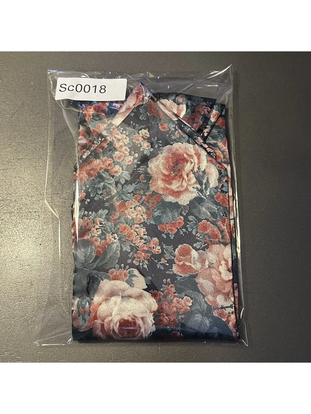 Vintage Floral Pattern Cravat/Ascot Scarf